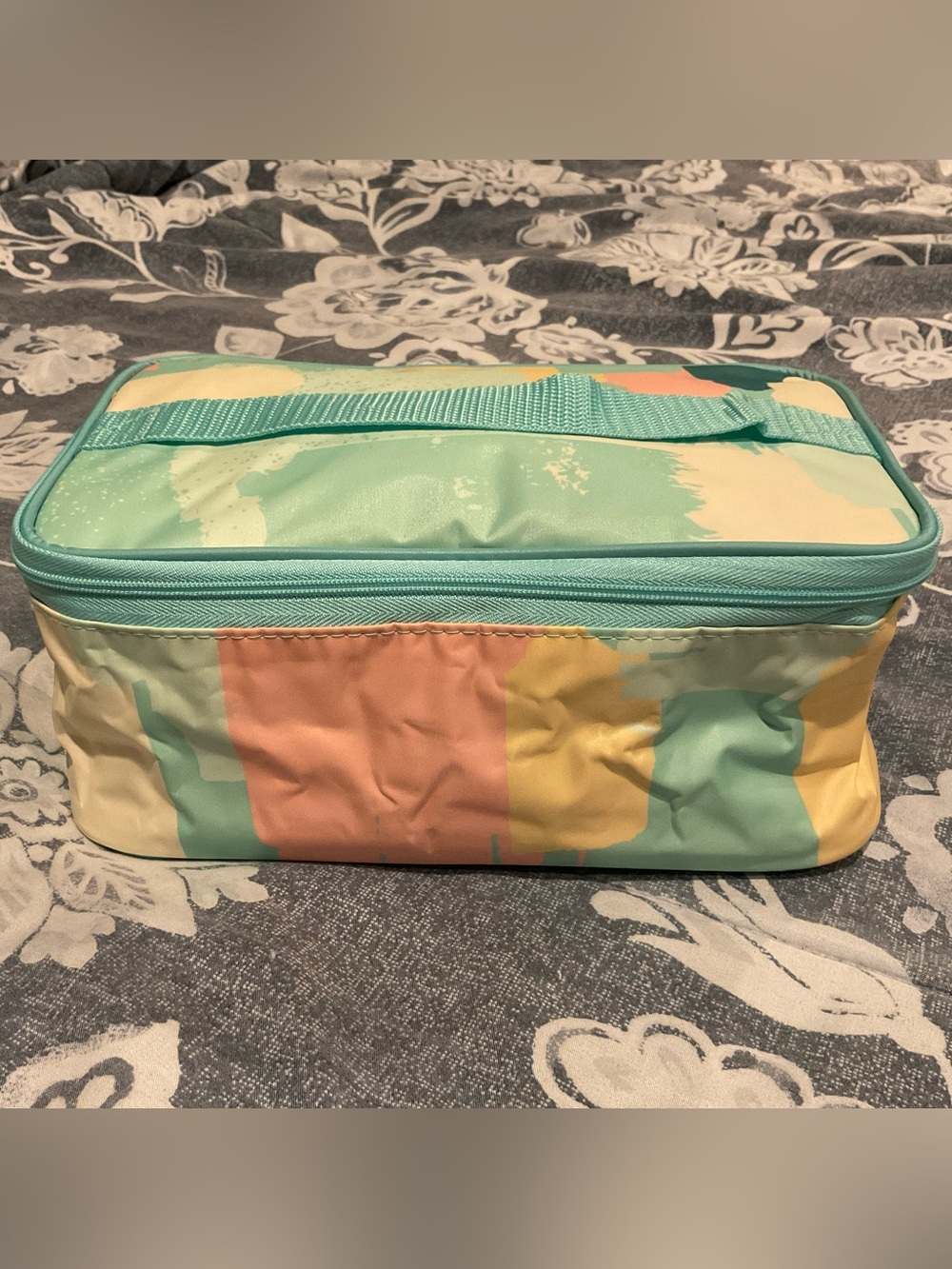 NWOT Thirty-One Pastel Painted Streaks Glamour Cosmetic Case